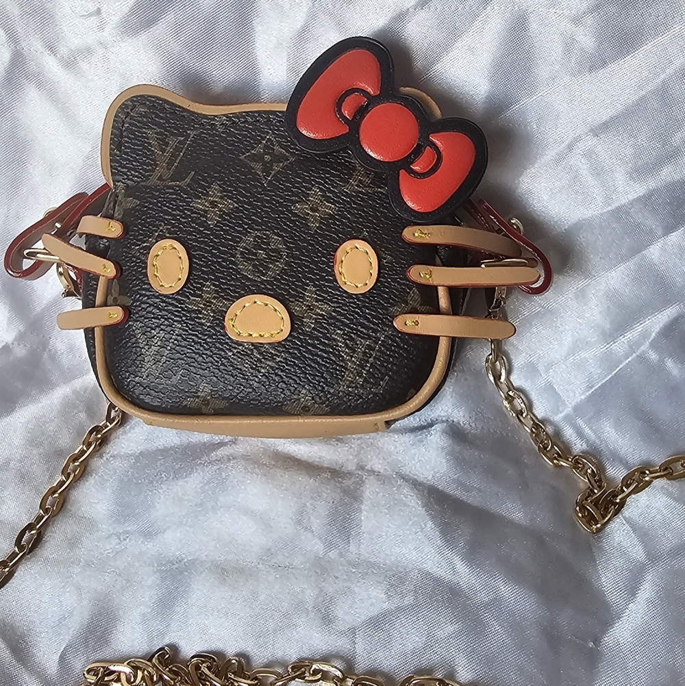 Louis Vuitton Hello Kitty Fashion Monogram Crossbody Bag